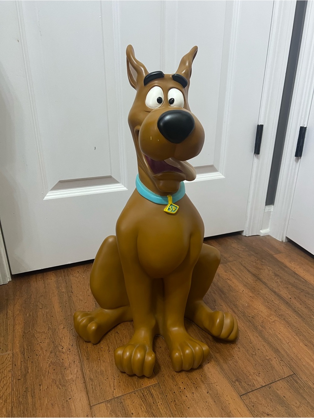 Extremely Rare Tall Hanna Barbera Scooby Doo Big Figurine Statue WB Store